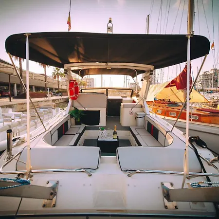 Bateau-hôtel Oceans House Badalona